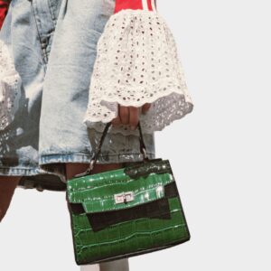 Mini sac à main vert texture croco vintage en similicuir