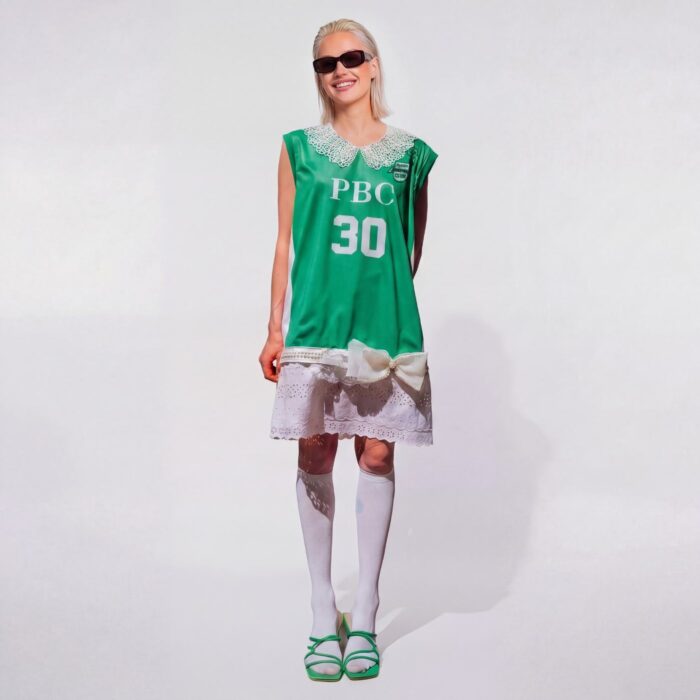 Robe basket taille basse années 20 upcyclée par Aliona Sama vue de plein pied de face