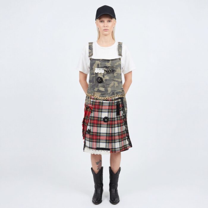 Robe camo & kilt "Vivienne" upcyclée avec salopette camouflage et des kilts d'enfants par Aliona Sama